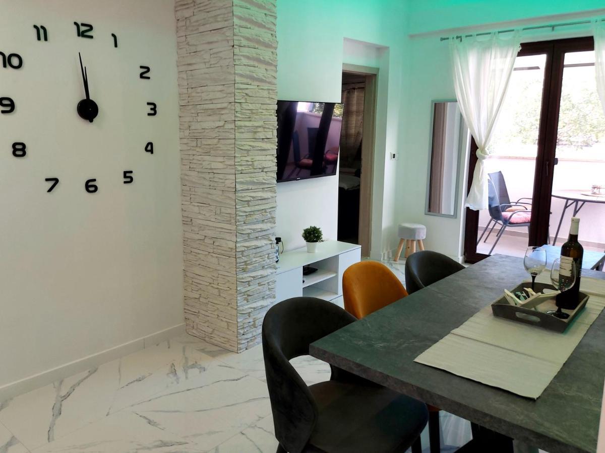 Apartman S Dvije Spavace Sobe ポレッチ エクステリア 写真