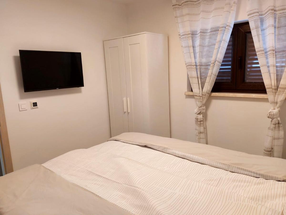 Apartman S Dvije Spavace Sobe ポレッチ エクステリア 写真